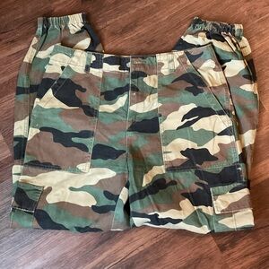 Forever 21 Women’s Camo Print Cargo